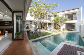 Гостиница Villa Uma Girasole  North Kuta